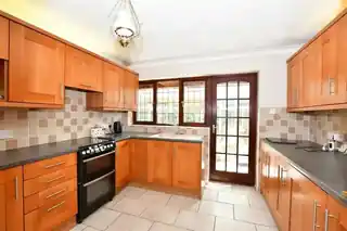 5 Acer Avenue, photo 3