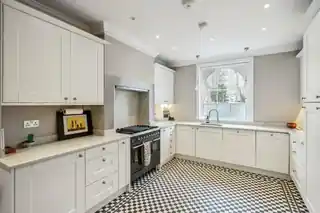 5 Arbour Square, photo 4