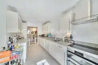 5 Bampton Drive, photo 3