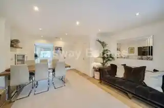 5 Bampton Drive, photo 4