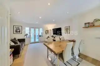 5 Bampton Drive, photo 2