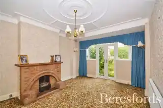 5 Beaumont Close, photo 3