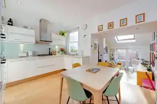 5 Belsize Avenue, photo 2