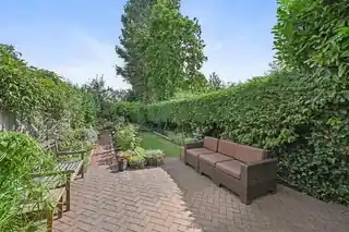 5 Caddington Road, photo 2