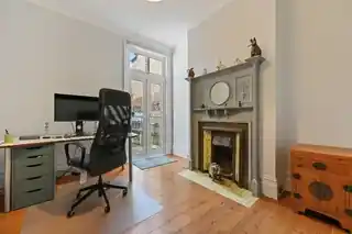 5 Caddington Road, photo 4