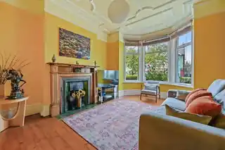 5 Caddington Road, photo 3