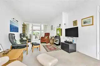 5 Camellia Place, photo 2