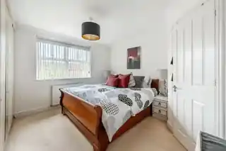 5 Clay Lane, photo 3