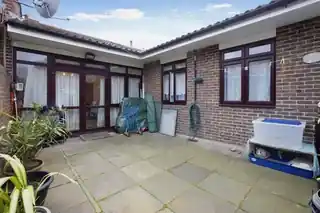 5 Corsley Way, photo 4