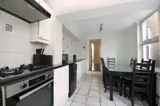 5 Cowper Road, photo 3
