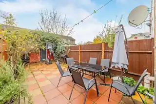 5 Crowland Road, photo 3