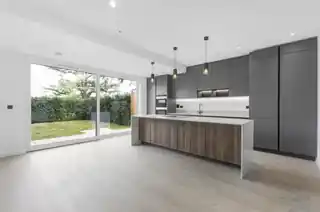 5 Daffodil Crescent, photo 2