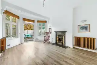 5 Denehurst Gardens, photo 2
