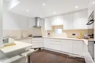5 Dollis Park, photo 4