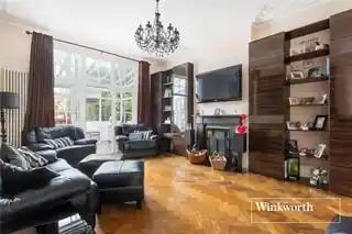 5 Dollis Park, photo 2