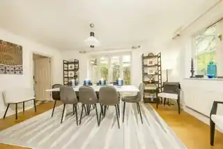 5 Dorchester Mews, photo 4