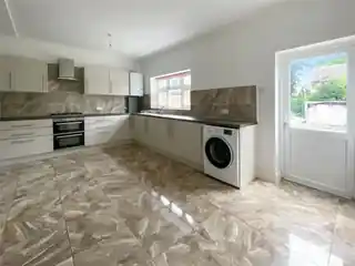 5 Faraday Avenue, photo 4