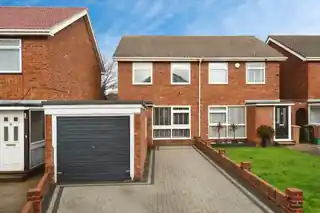 5 Gareth Close, photo 2