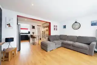 5 Gareth Close, photo 3