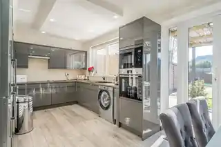 5 Hartfield Avenue, photo 2