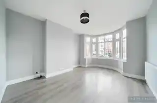 5 Kingston Road, photo 3