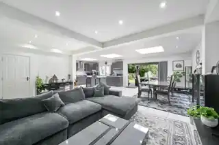 5 Kinross Avenue, photo 2