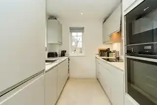 5 Lindsay Close, photo 2