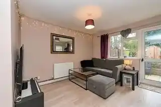 5 Lindsay Close, photo 3