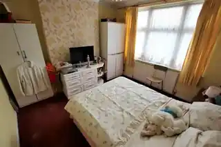 5 Lodge Lane, photo 4