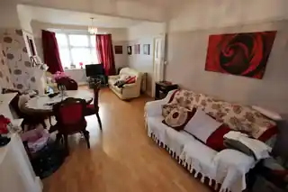 5 Lodge Lane, photo 2