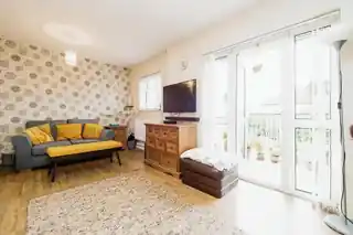 5 Manor Close, photo 3
