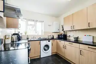 5 Manor Close, photo 2
