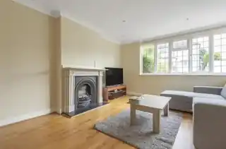 5 Oak Tree Drive, photo 3