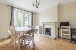 5 Oak Tree Drive, photo 4