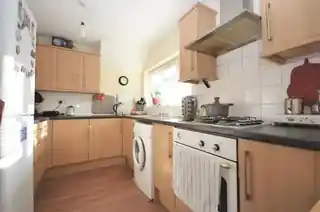 5 Parkfield Road, photo 2