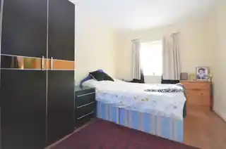 5 Parkfield Road, photo 3