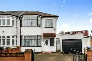 5 Rayleigh Close, photo 2
