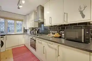 5 Shaw Crescent, photo 3