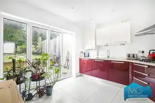 5 Snowberry Close, photo 3