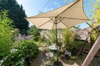 5 Squires Lane, photo 2