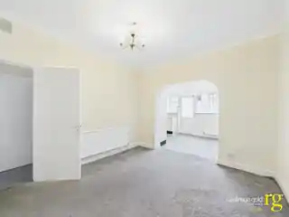5 Stirling Road, photo 3