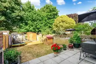 5 Suffield Road, photo 2
