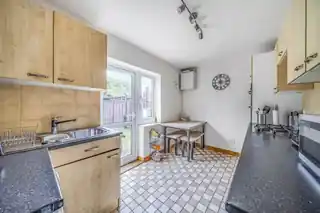 5 Syon Lane, photo 4