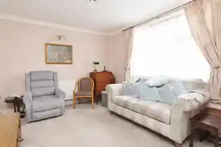 5 Tring Gardens, photo 2