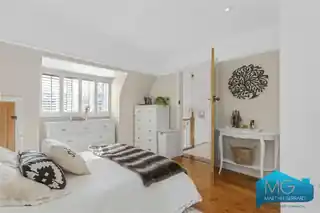 5 Valley Avenue, photo 4