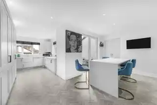 5 Wellington Road, photo 2