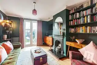 5 Westfield Road, photo 2