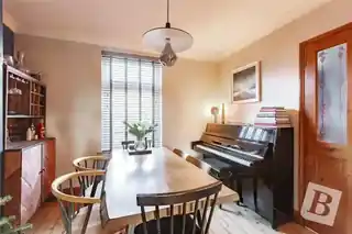 5 Westfield Road, photo 4