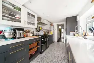 5 Whateley Road, photo 3