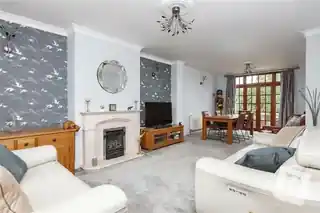 50 Balgores Lane, photo 4